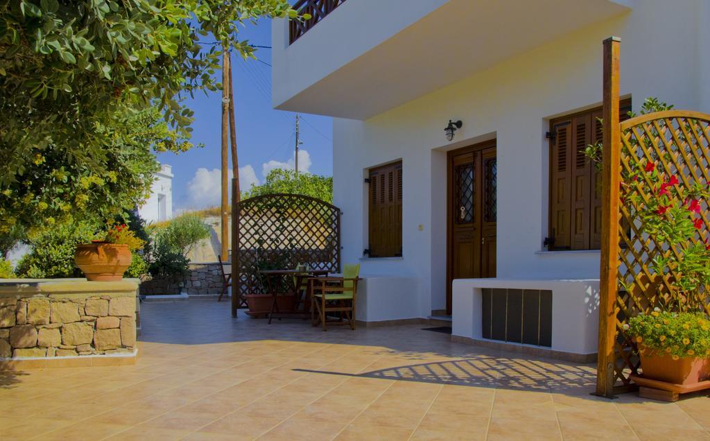 Hotel Aerolithos Adamantas  Habitación foto